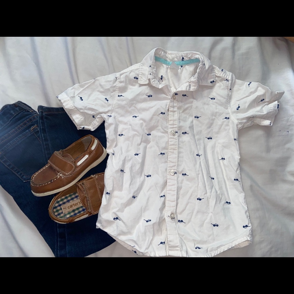 ✨5 for 25✨ Carter’s button down shirt